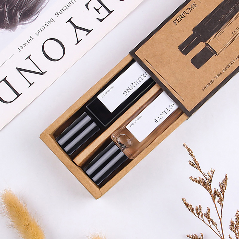 น้ำหอมผู้หญิงชุดกล่องของขวัญกลิ่นหอมอ่อนยาวนานกลิ่นดอกไม้ 30มล.*2